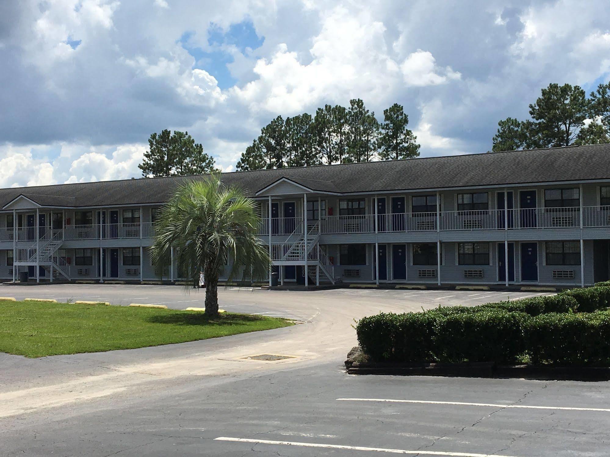Days Inn By Wyndham Madison Extérieur photo