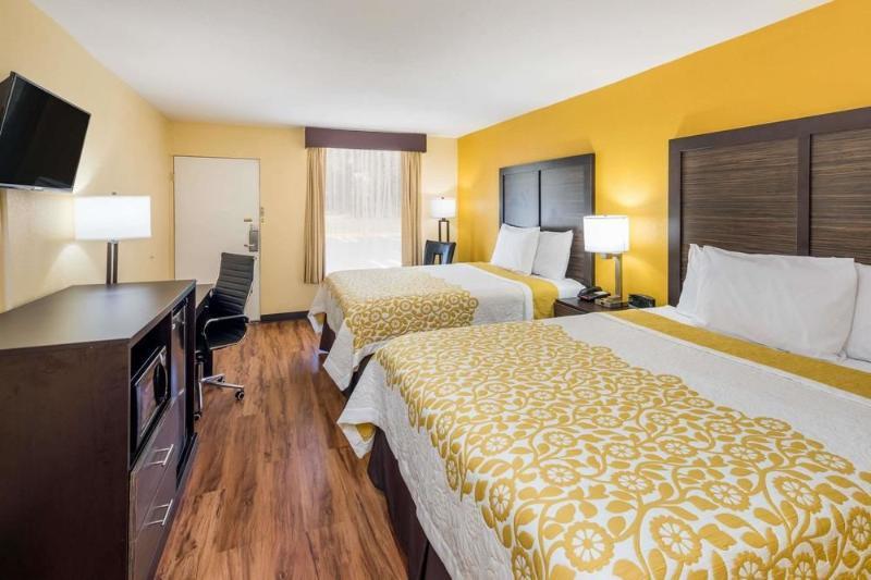 Days Inn By Wyndham Madison Extérieur photo